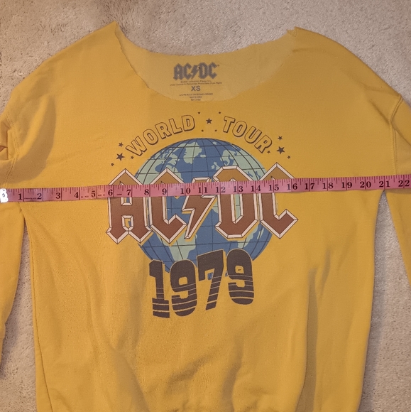 AC/DC ~ Yellow 1979 World Tour Cut-Neck Oversized Sweatshirt XS - Picture 7 of 9